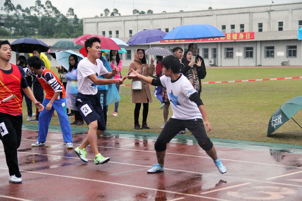 男子4x100